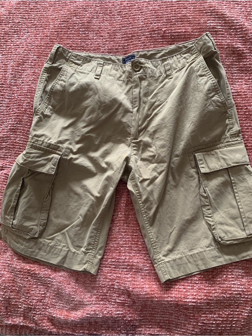 Men's Cargo Gap Shorts in Khaki.